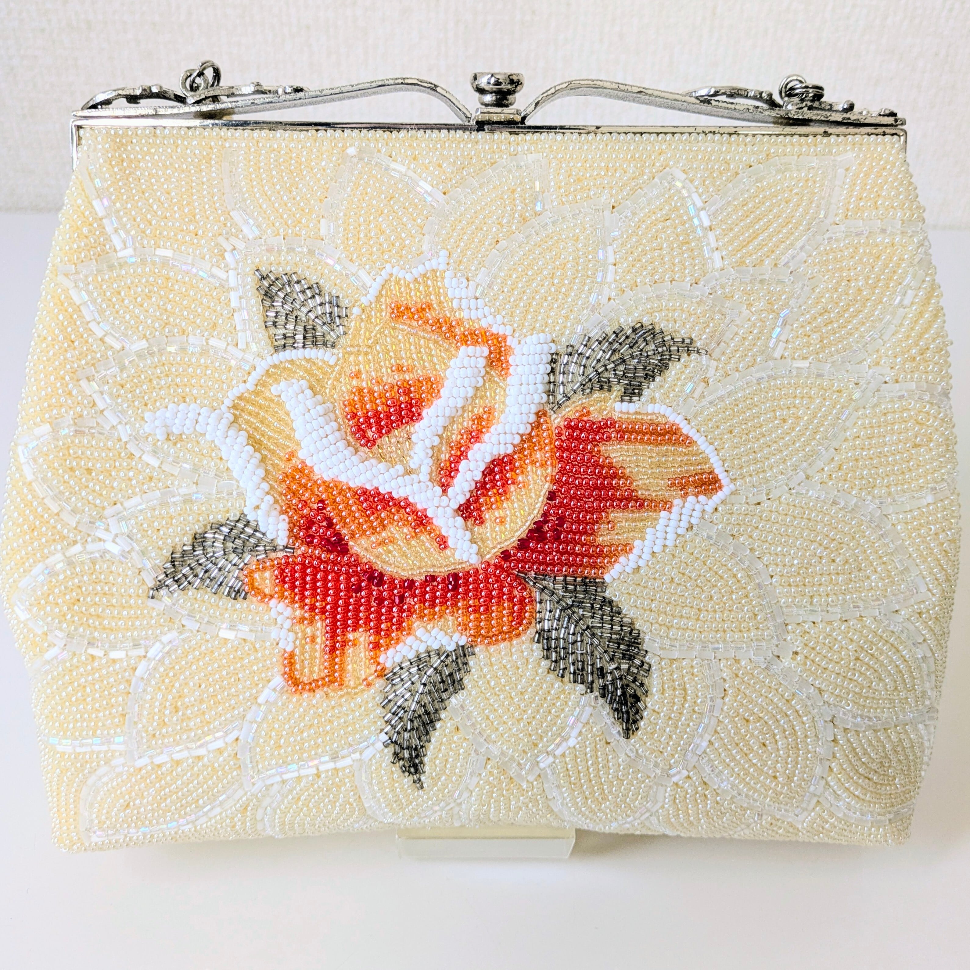 Vintage】ビーズ刺繍バッグ 玉子色 薔薇柄 パーティーバッグ クラッチ