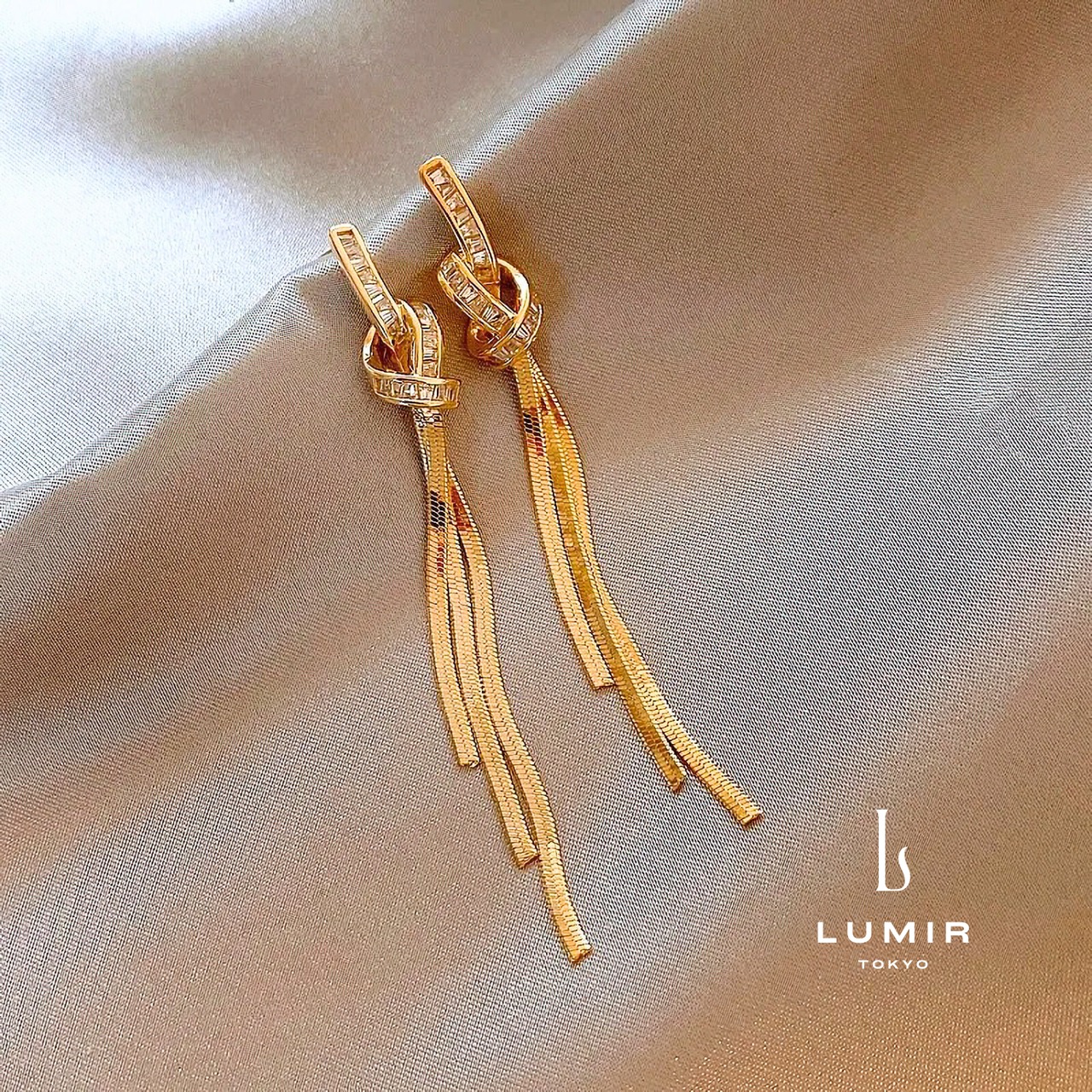 【数量限定アイテム】リボンノットタッセルピアス