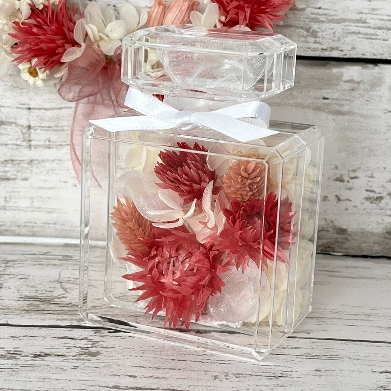 3色のバラとミニシルバーディジーをあなたに… ハーバリウムボトルフラワー 20_rosepink.gif