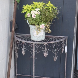 フラワースタンド　ハーフサークルL　狭いところにも置ける台