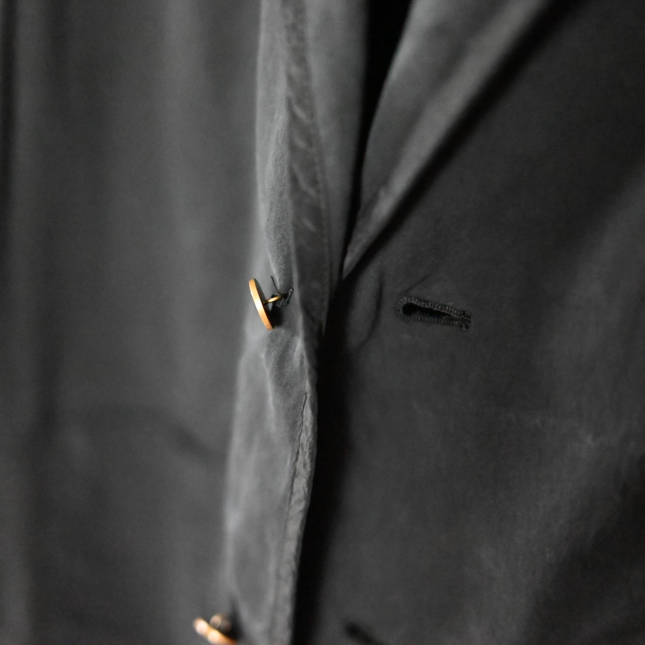 barbell object / piping jkt