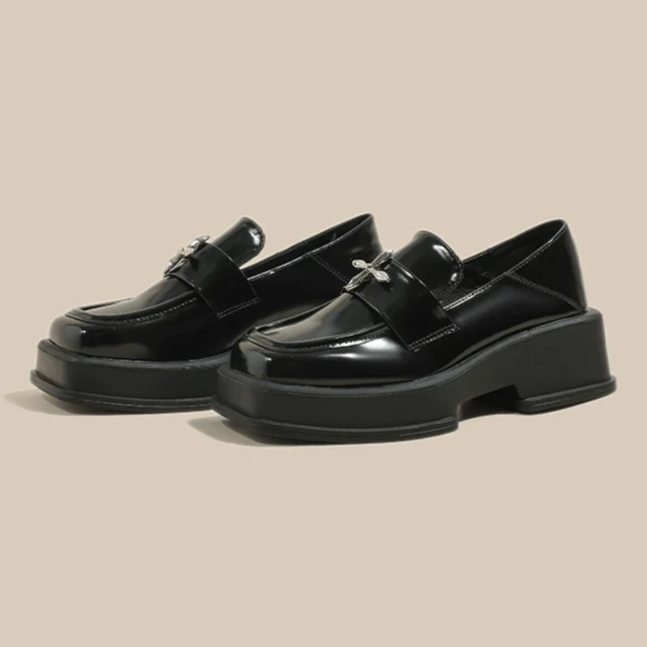 Platform Loafers with Cross Motif (ME509)