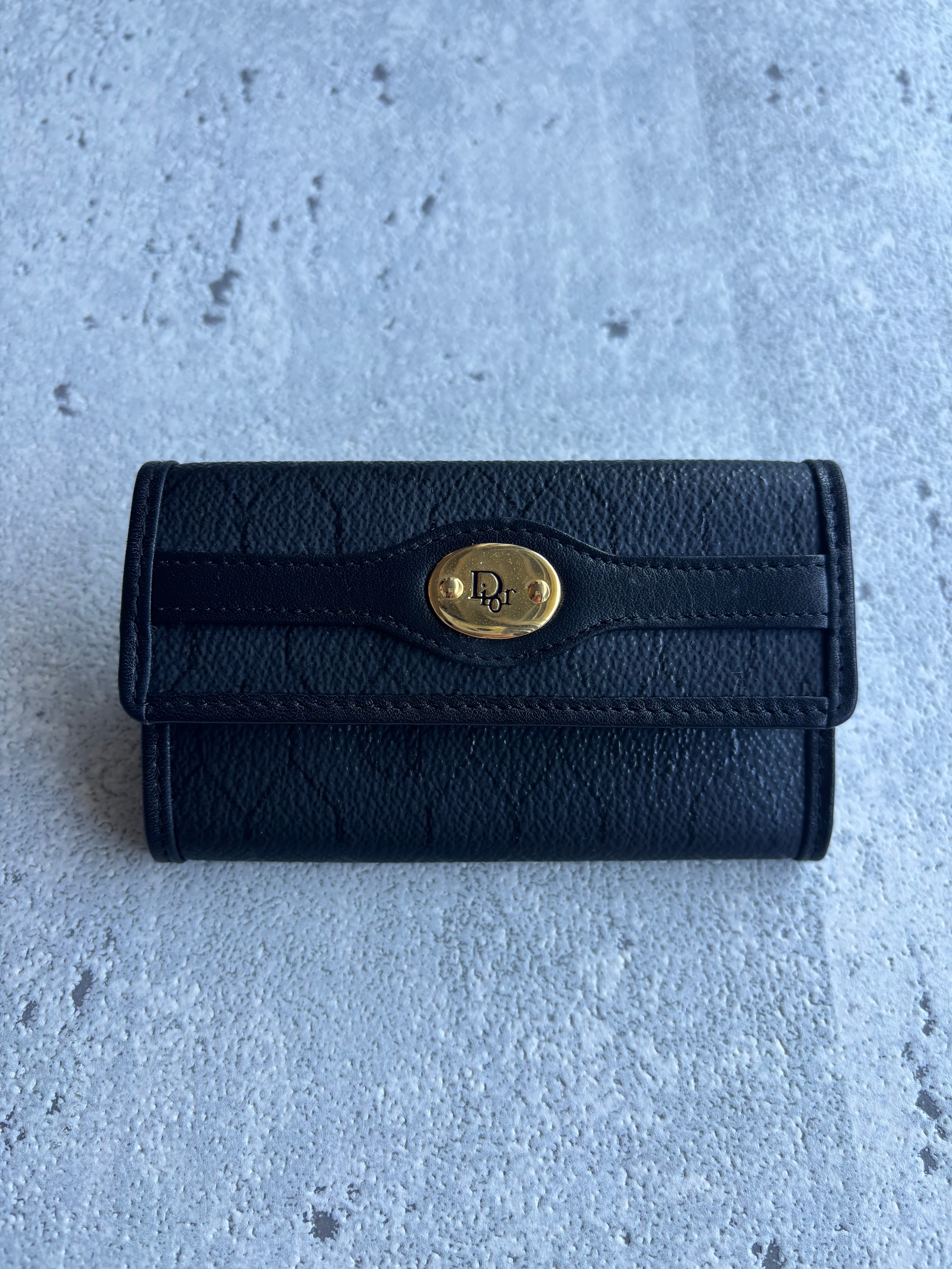 CELINE サークルロゴチャーム キーリング ゴールドカラー | Petit luxe