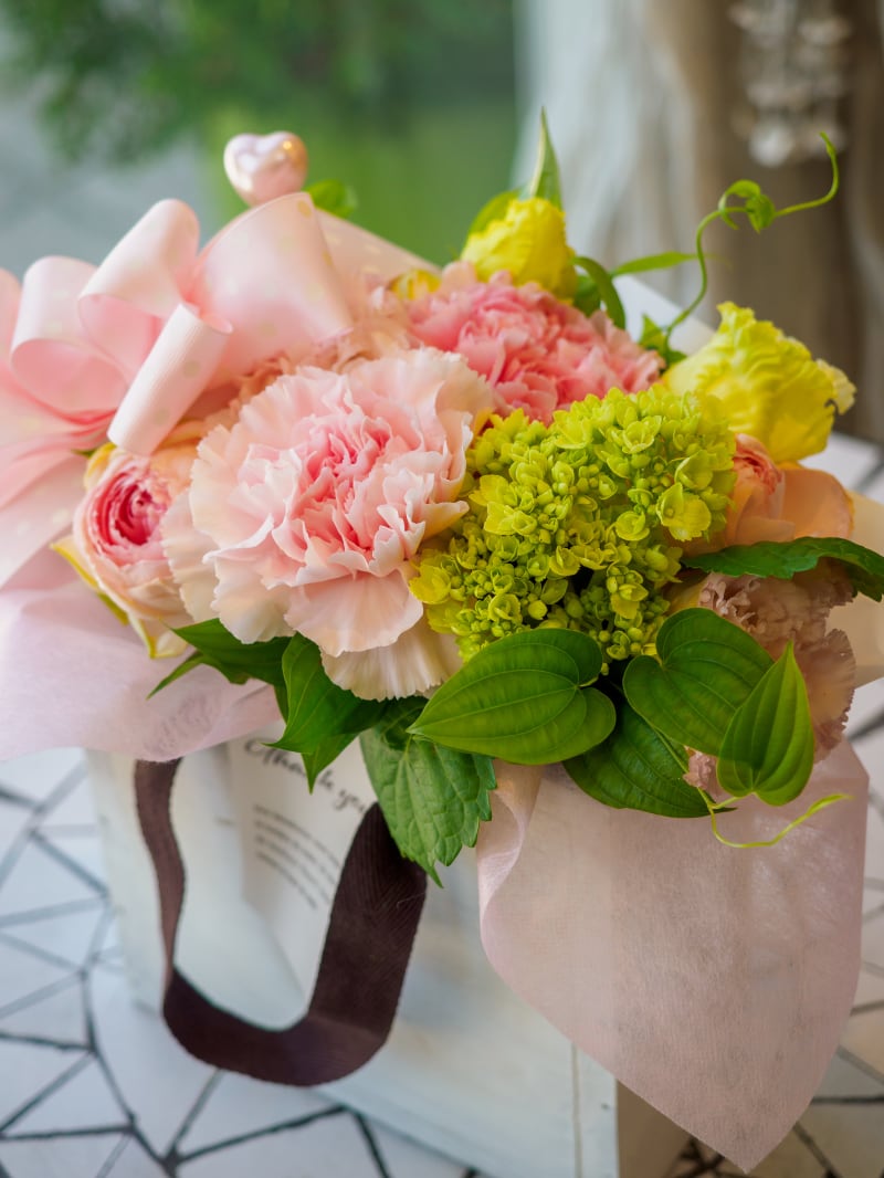 【ご予約受付中】SOSHの母の日アレンジメント(生花・ピンク系)