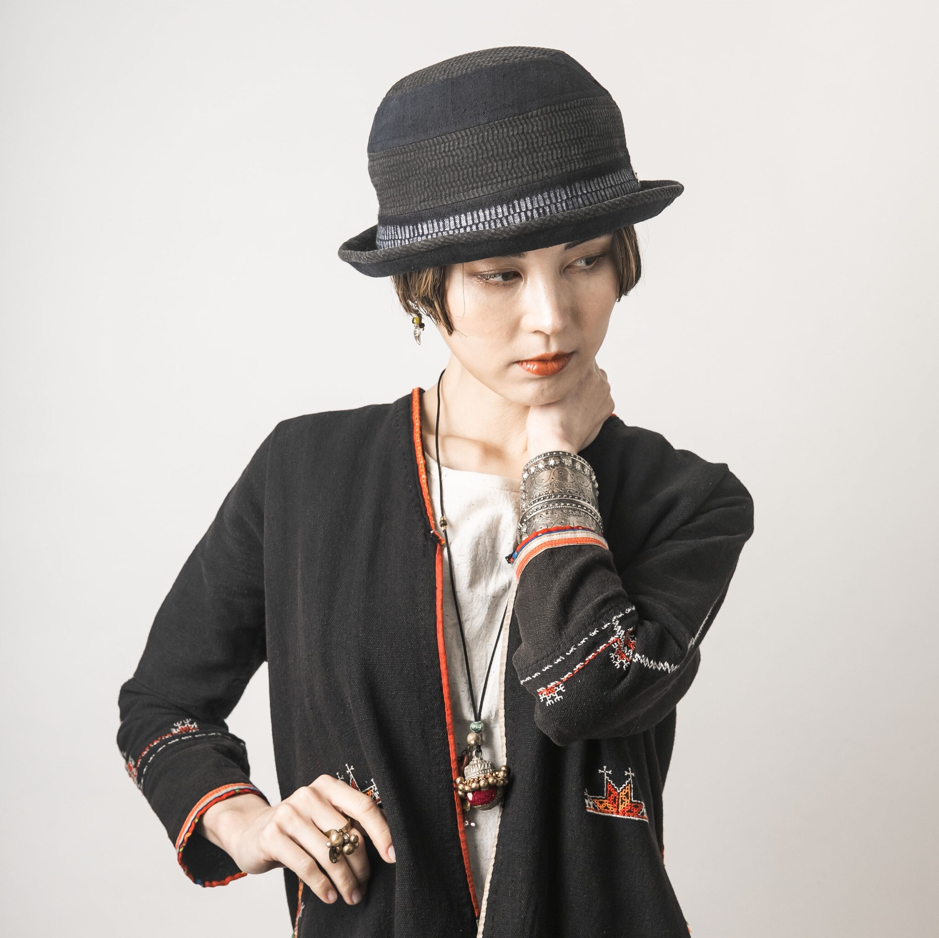 ボーラーハット ベトナム・中国モン族の手織麻と日本の備長炭染め剣道