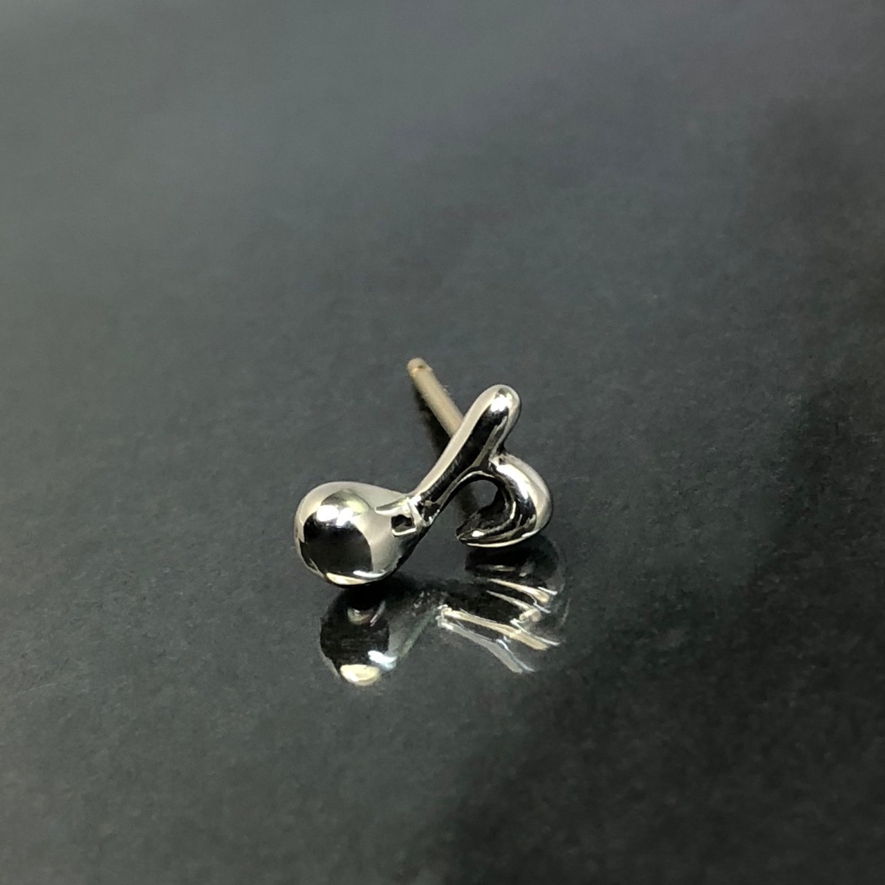 NOTE STUD / ノートピアス