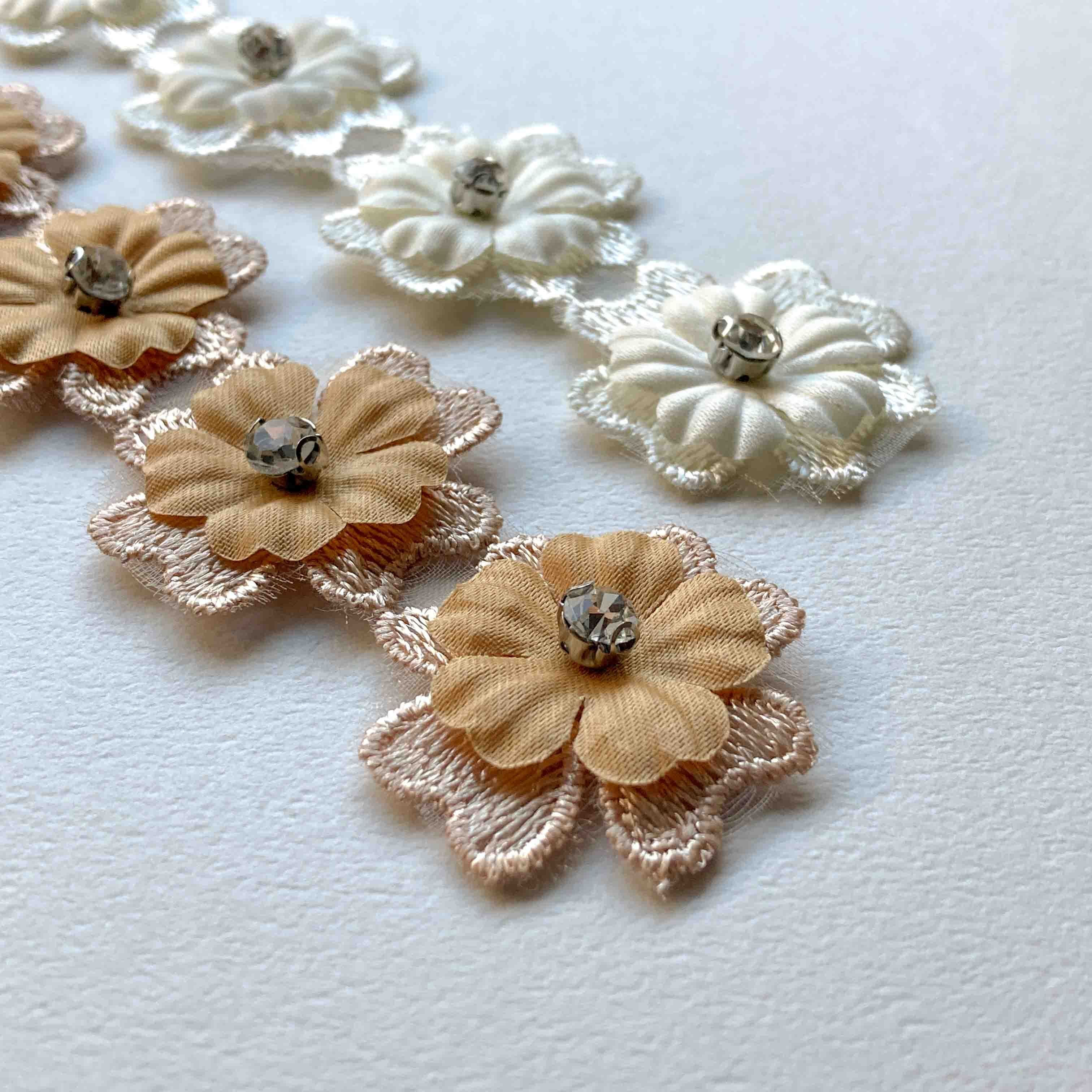 再入荷〉ストーン付き二重お花モチーフレース（6p） | Dua