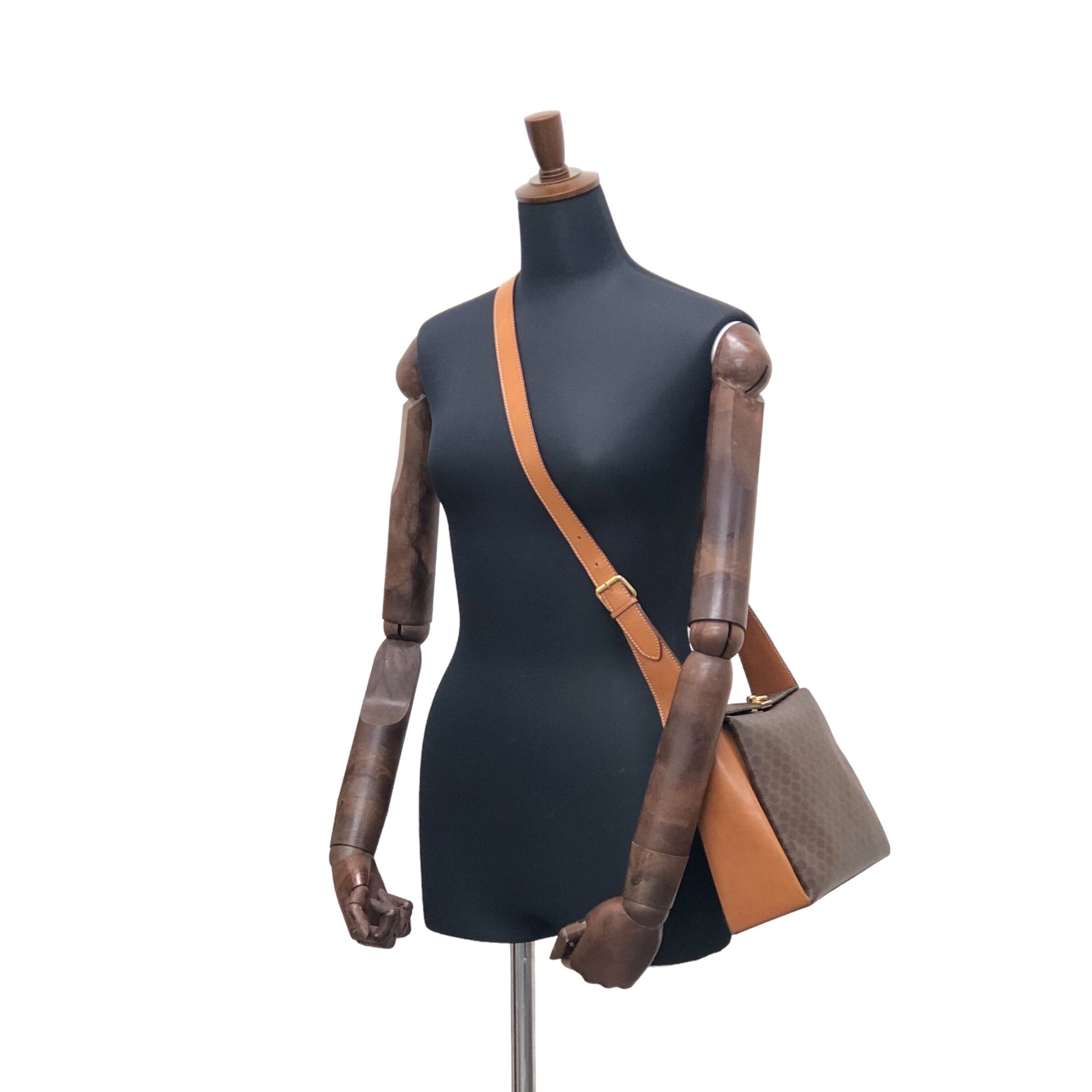 CELINE セリーヌ マカダム ショルダーバッグ ガンチーニ レザー CELINE セリーヌ マカダム ガンチーニ PVC レザー ショルダーバッグ