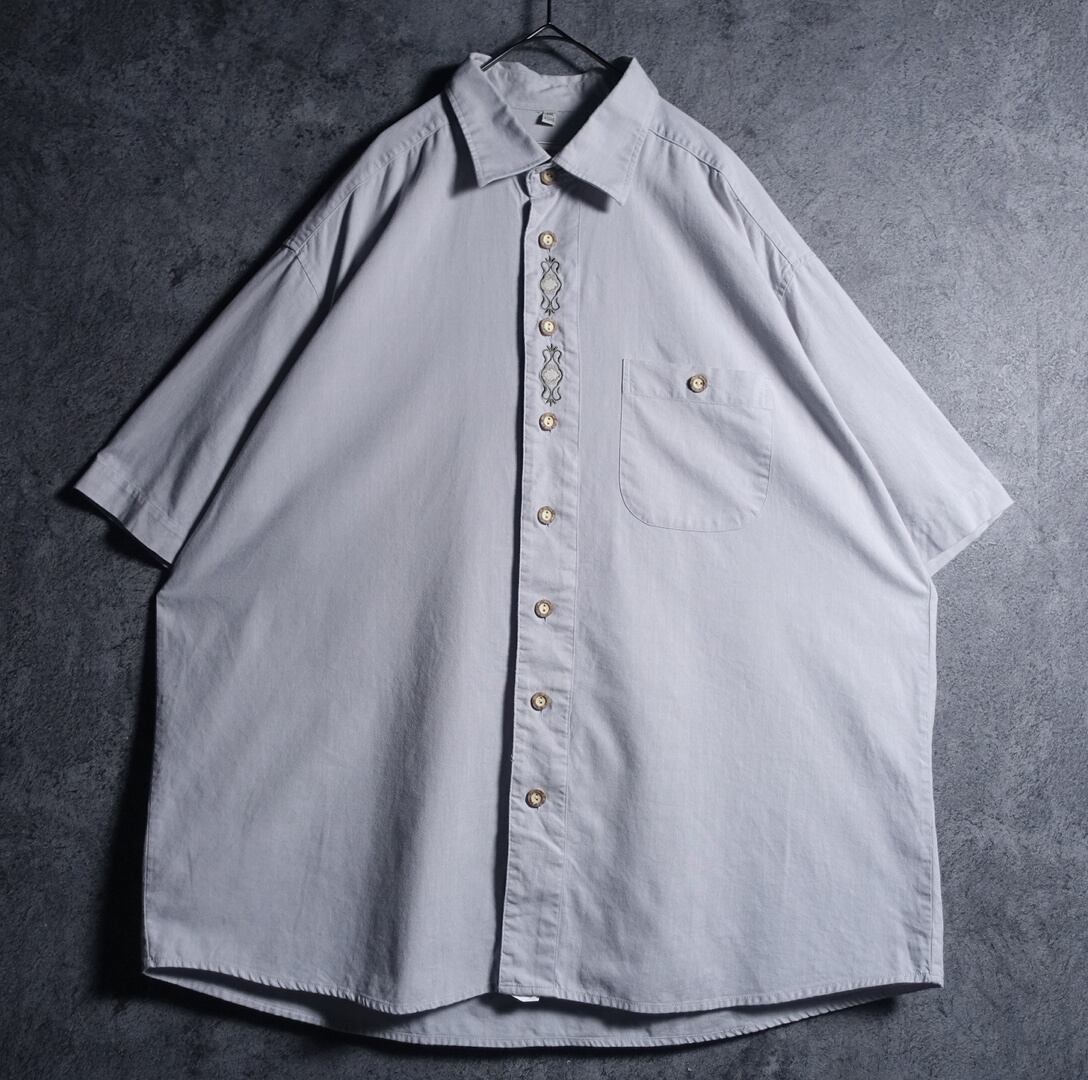 EURO Light Gray Ornament Motif Embroidery Design Tyrolean Shirt