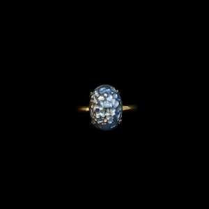 Sprinkled blue oval glass ring