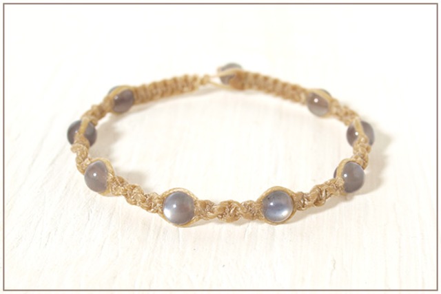 グレームーンストーン６ミリ玉ナチュラルマクラメブレスレット
