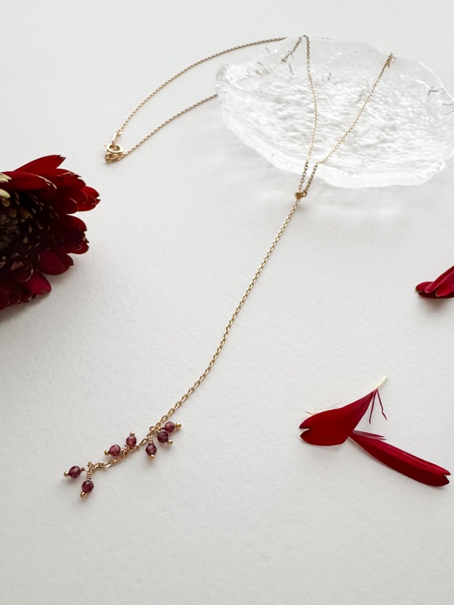 ガーネットスライドネックレス