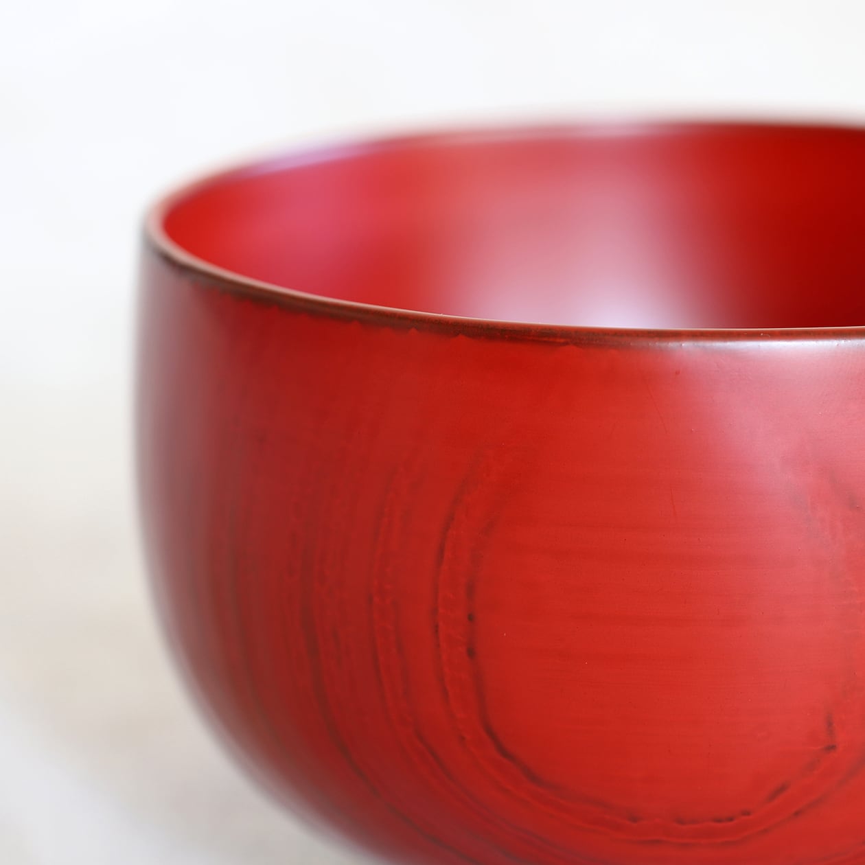 大き目サイズの汁椀。具の多い豚汁やけんちん汁などにおすすめのお椀