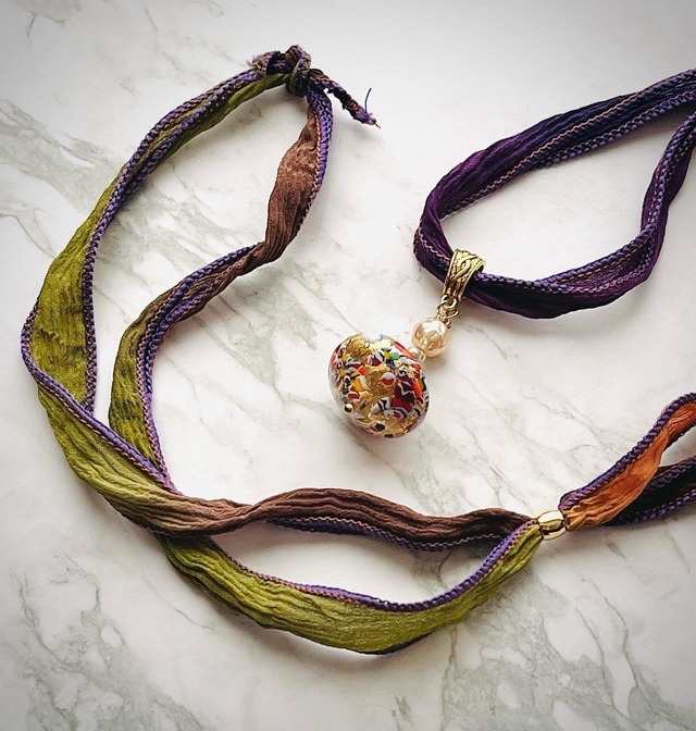 クリムトアベニューネックレス