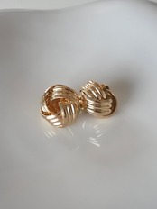 complex knot pierce