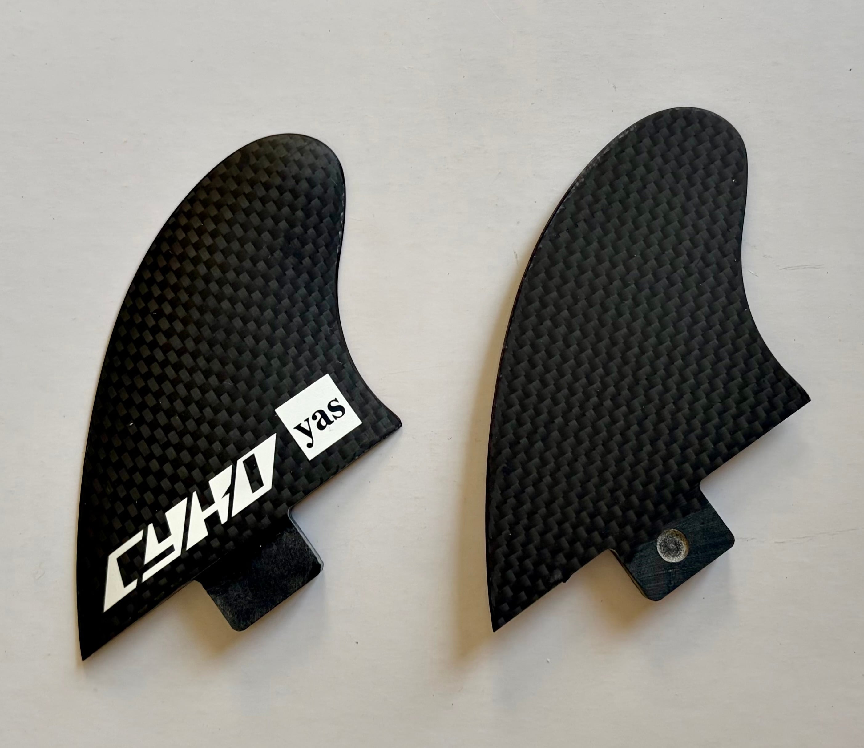 yas X CYKO ブラックシールドカーボンTWIN FIN セット | shaperseye yas X CYKO ブラックシールドカーボンTWIN FIN セット | shaperseye