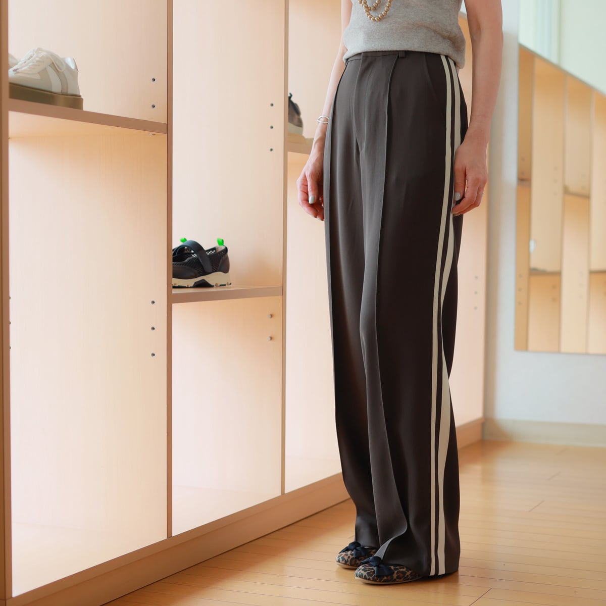 ESSENTIAL(エッセンシャル) トラックパンツ