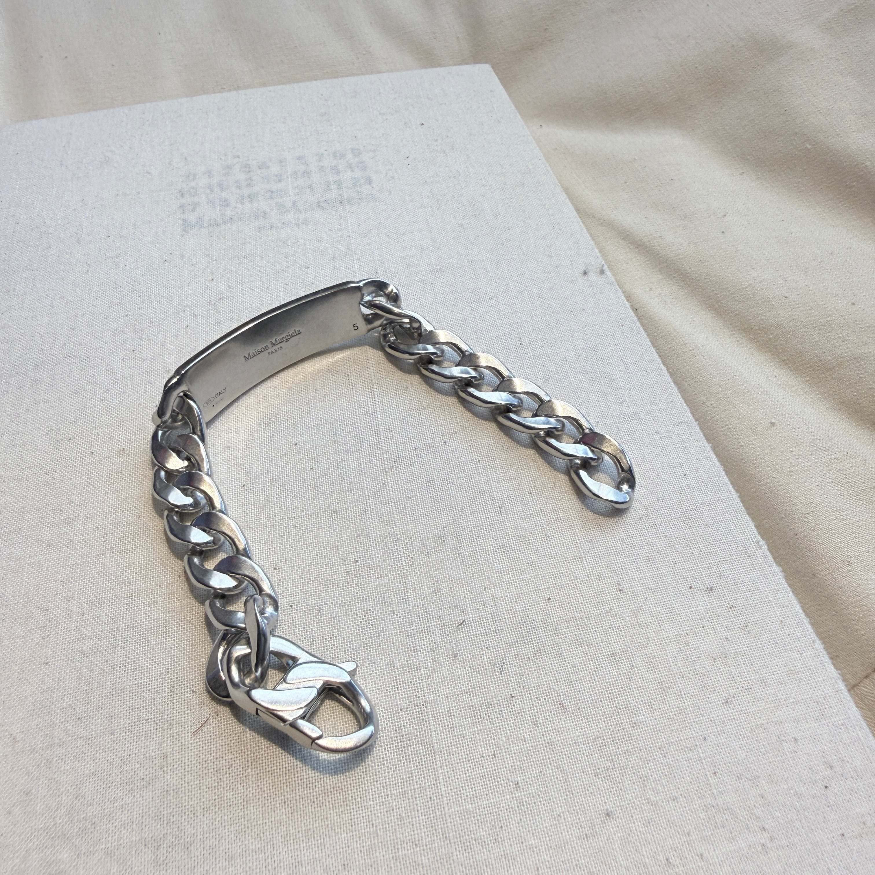 Maison Margiela【メゾン マルジェラ】シルバーマイヨン ブレスレット Maison Margiela【メゾン マルジェラ】シルバーマイヨン ブレスレット