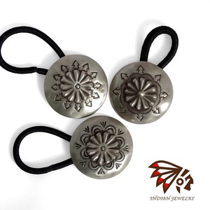 【INDIAN JEWELRY インディアンジュエリー】Navajo Silver Concho L Julia Smith ナバホ シルバーコンチョ Lサイズ ジュリア・スミス作