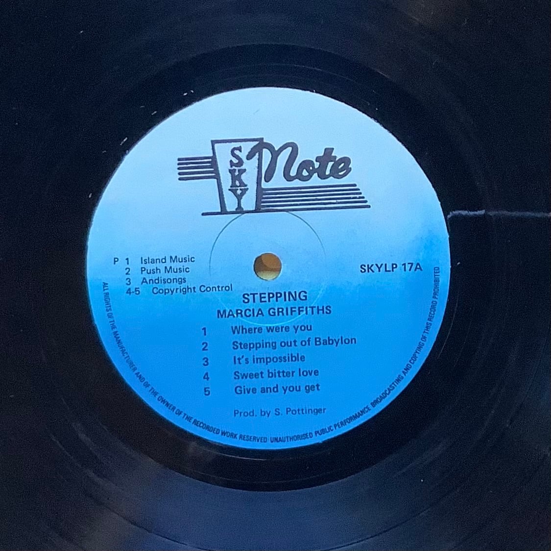 MARCIA GRIFFITHS / STEPPIN' | Plastic Soul Records