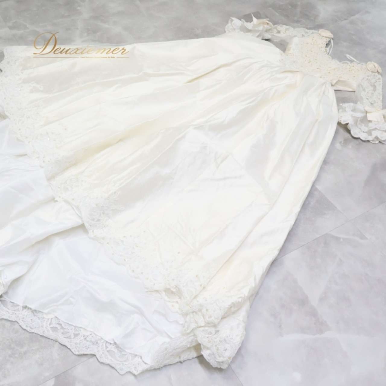 ウエディングドレス Elizabeth Emanuel エリザベスエマニュエル 結婚式 イギリス 英国製 ホワイト系 前撮り コスプレ 撮影 レース 花 アイボリー 中世 ロイヤル クラシック 結婚衣装 チュール ベール フォーマル パーティー ドレス プリンセススタイル ブランド エレガント 清楚 シンプル 上品 かわいい 高級感 ロマンティック パーティー用