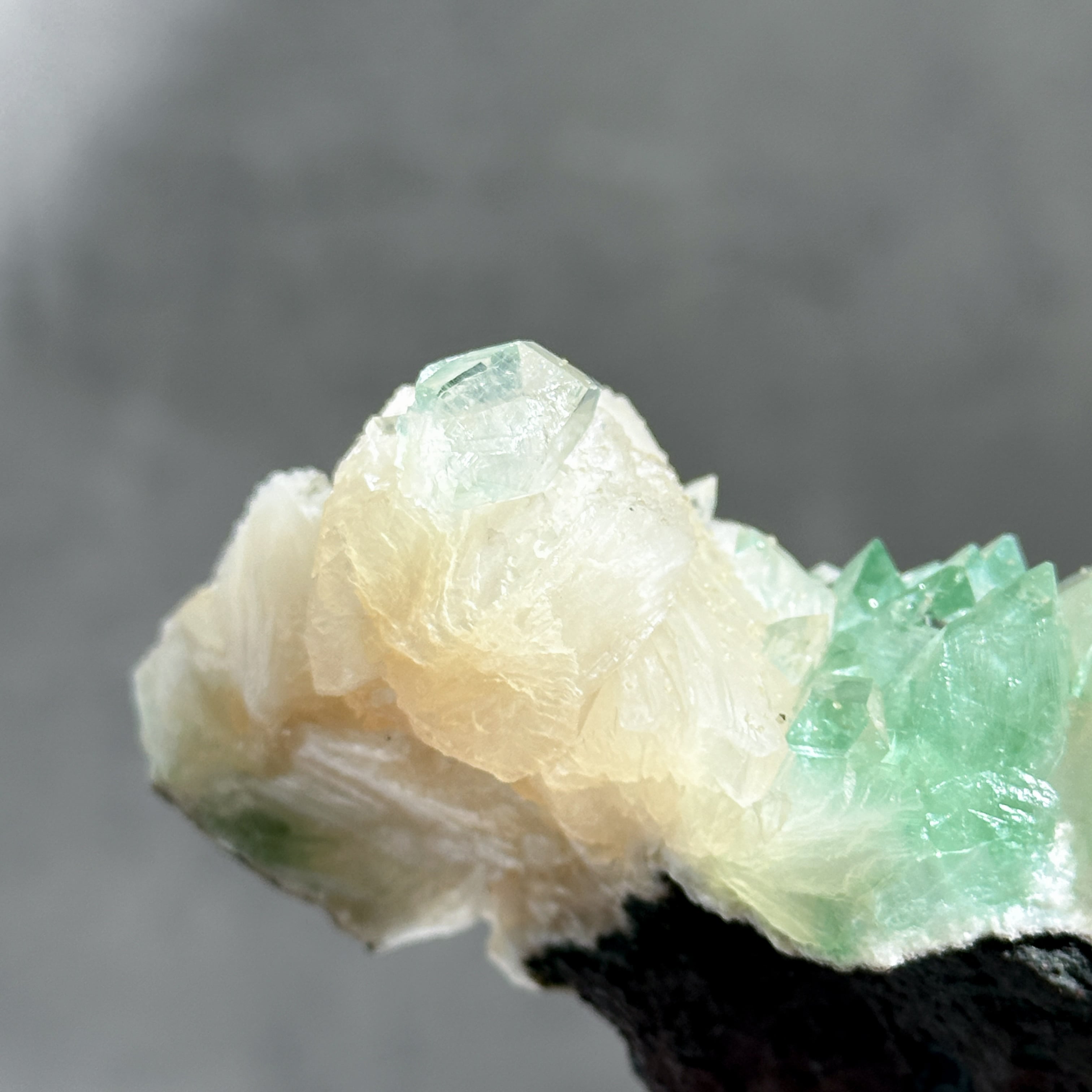 グリーンアポフィライト＆スティルバイト 78◇ Green Apophyllite