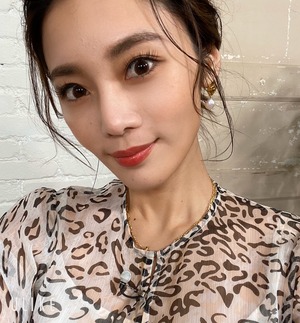 UCE-20G  Monogram with Pearl