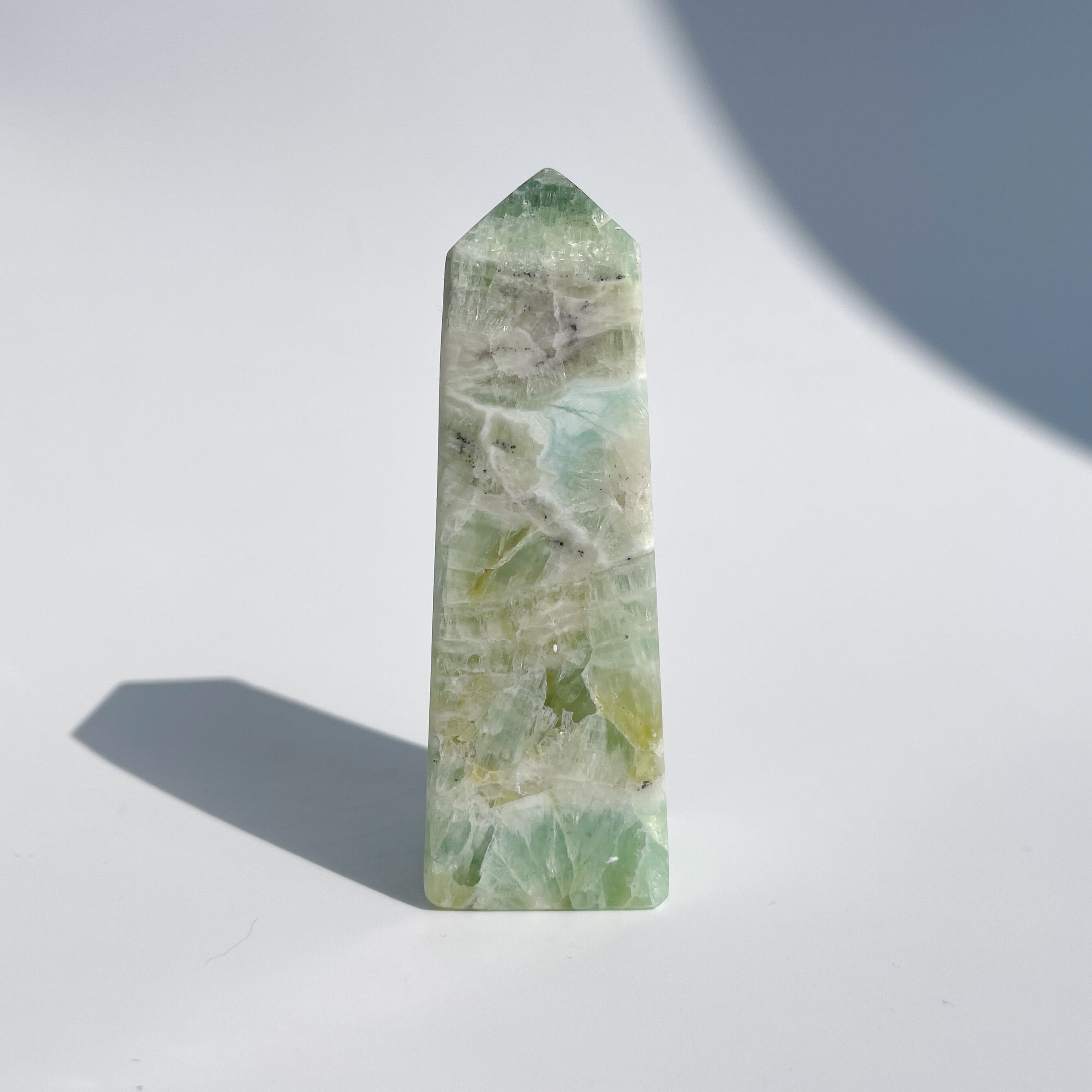 キウイカルサイト タワー01◇Kiwi Calcite◇パワーストーン・天然石