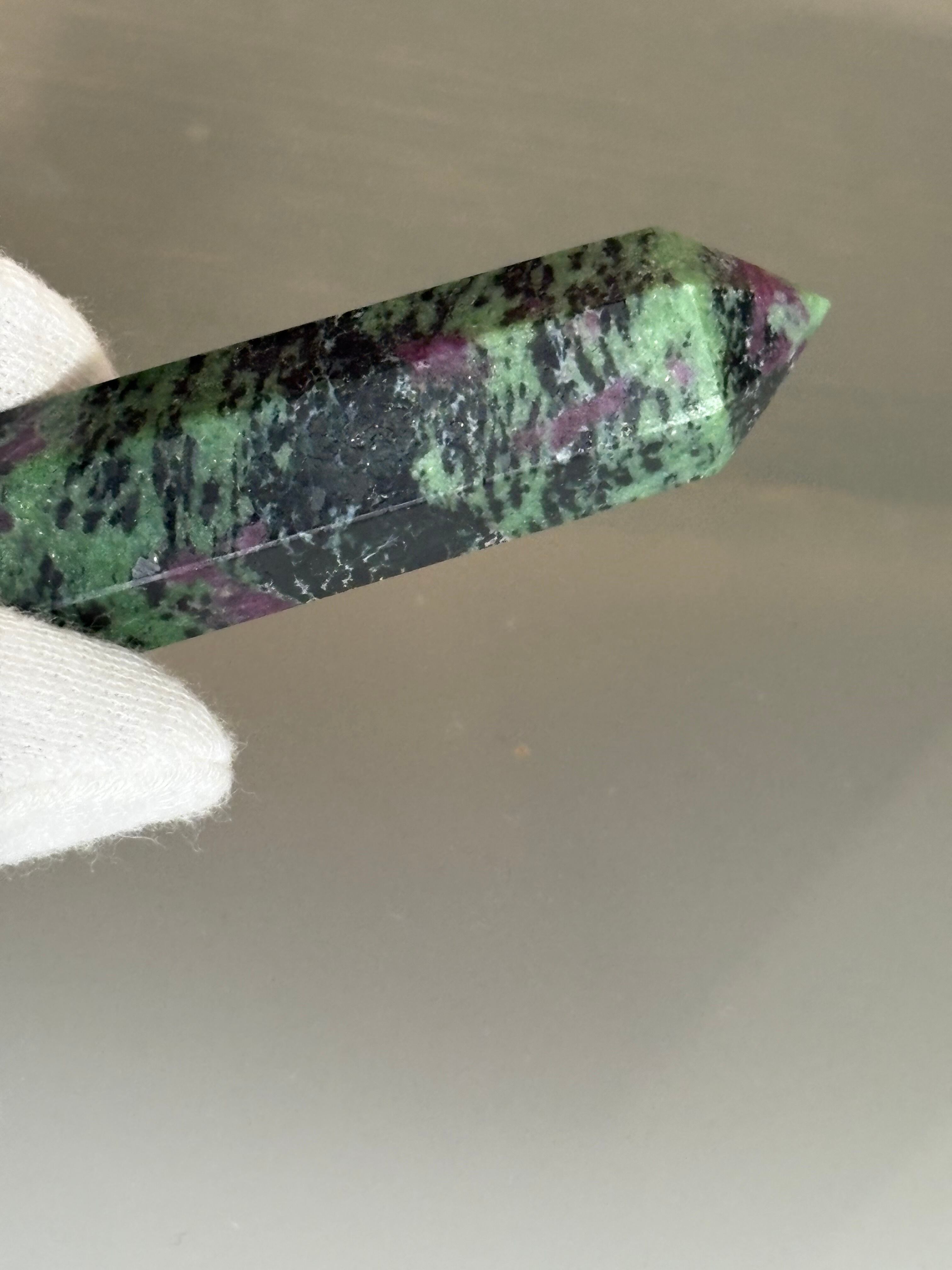 ルビーインゾイサイトポイント(六角柱)約37g | 天然石•パワーストーン