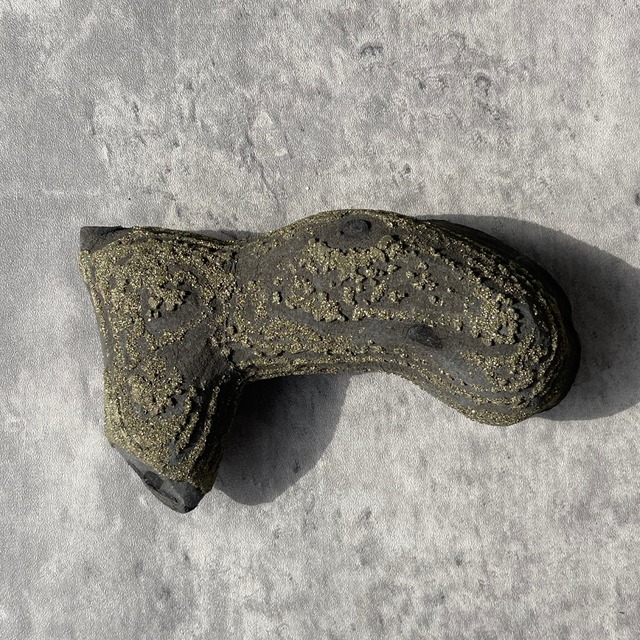 中国・雲南省【鉄胆石×パイライト 共生】鉱物 天然石 パワーストーン