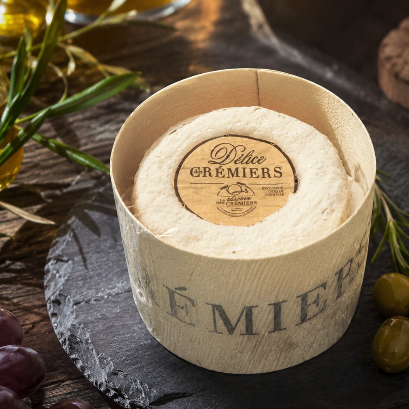 ミニ デリス デ クレミエ 100g トリプルクリーム グラスフェッド チーズ フランス産 白カビ Mini Delice des Cremiers Artisanal Triple Cream Grass fed White Mold Cheese 100g