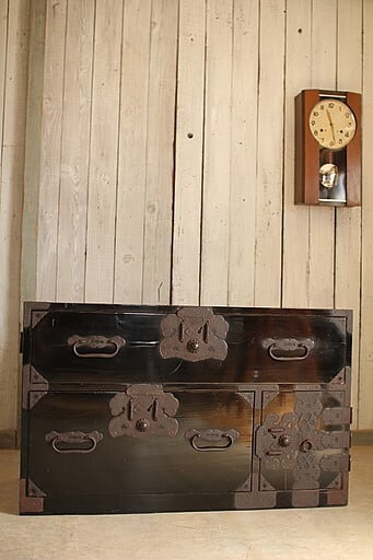 時代　庄内箪笥　扉付き　時代家具　収納タンス　古家具 時代庄内箪笥扉付き時代家具収納タンス古家具
