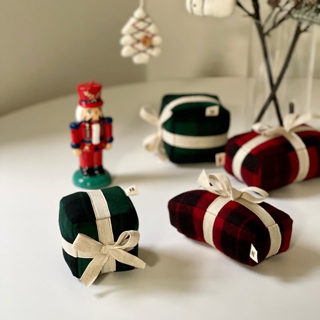 gift box from WETNOSE 猫おもちゃ プレゼント