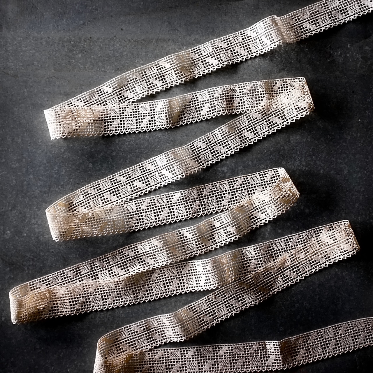 1900s フランス 100x4c リネン 鏡の国デイジーとアンティークレース r9m