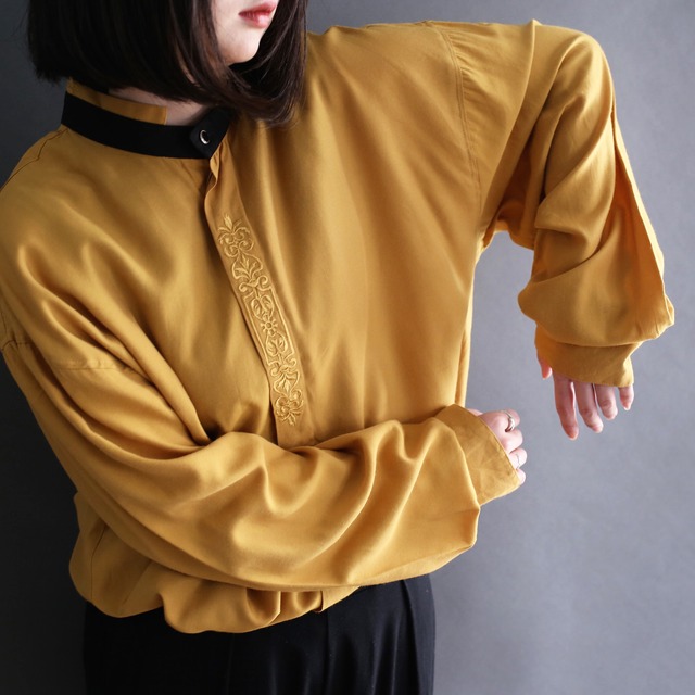 fry front embroidery design l/s band collar shirt 