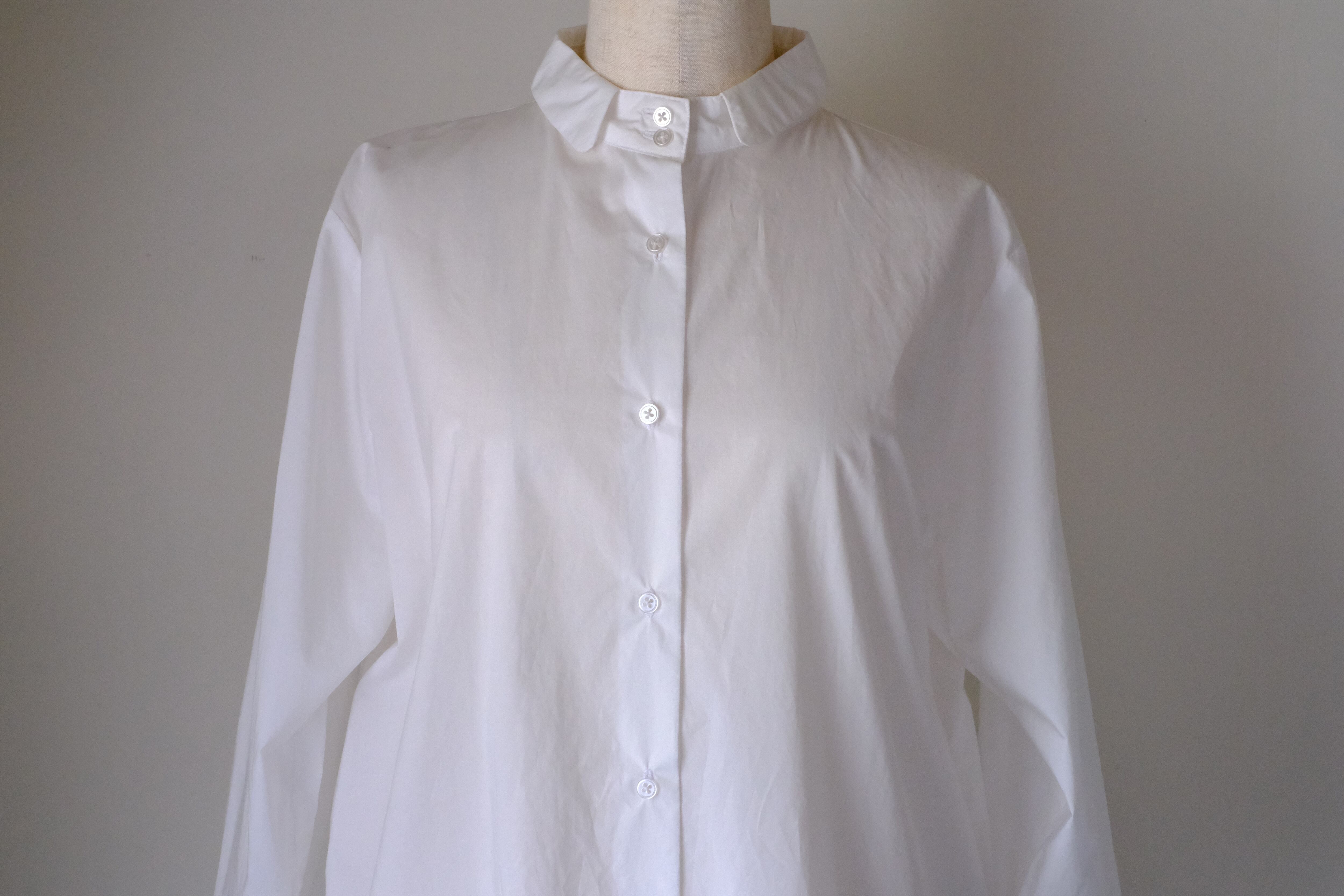 七分丈スタンドカラーブラウス(オフ白/刺繍無)