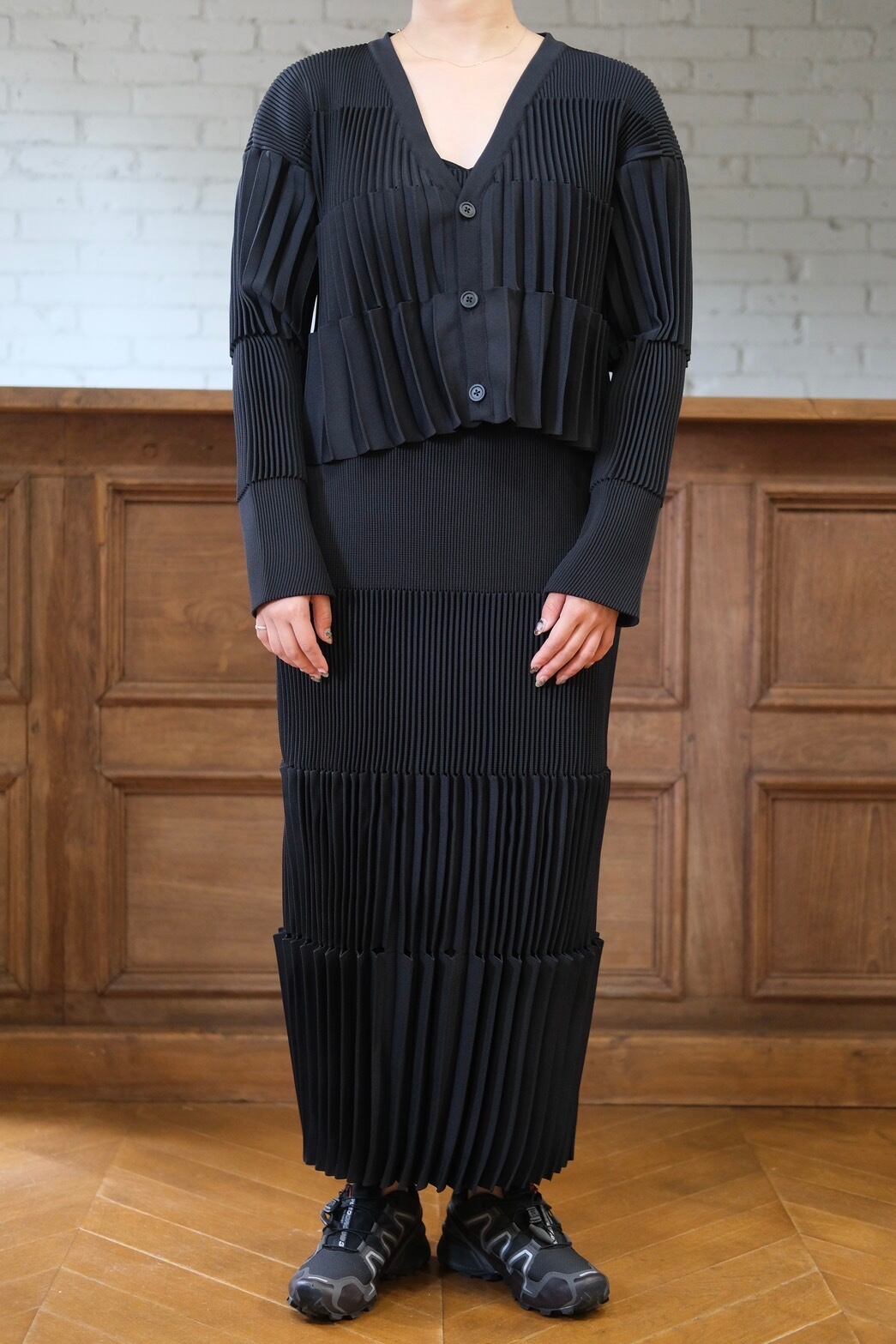 CFCL】 ACCORDION CROPPED CARDIGAN -black- | loop