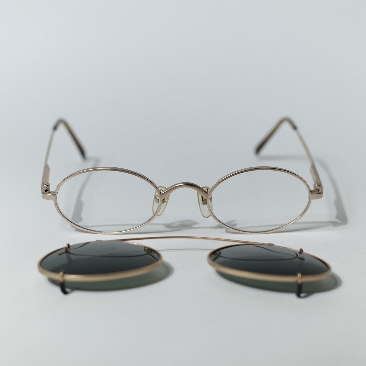 "GIORGIO ARMANI" CLIP ON SUNGLASSES