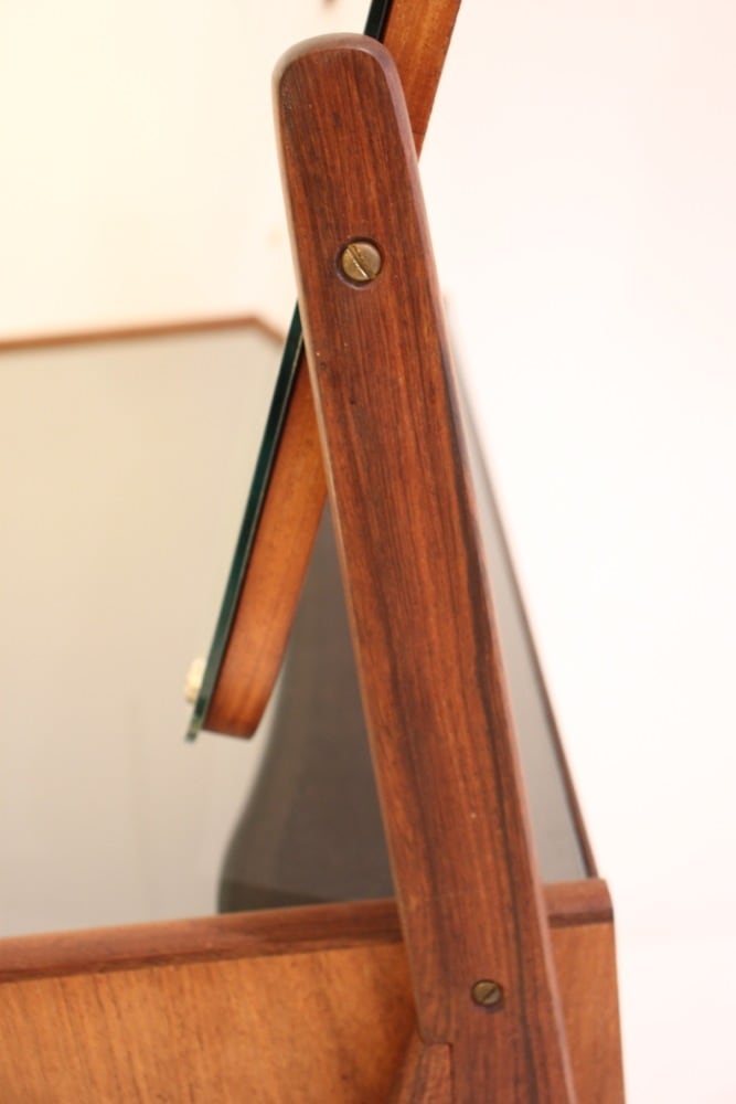 デンマーク Arnne Vodder（アルネ・ヴォッダー）ドレッサー | 北欧