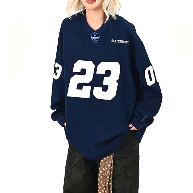 ナンバリンググラフィックルーズトップス 2col   R01505