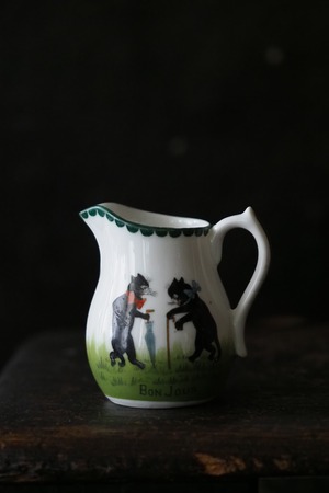 「こんにちは」黒猫2匹のミルクピッチャー-antique milk pitchar