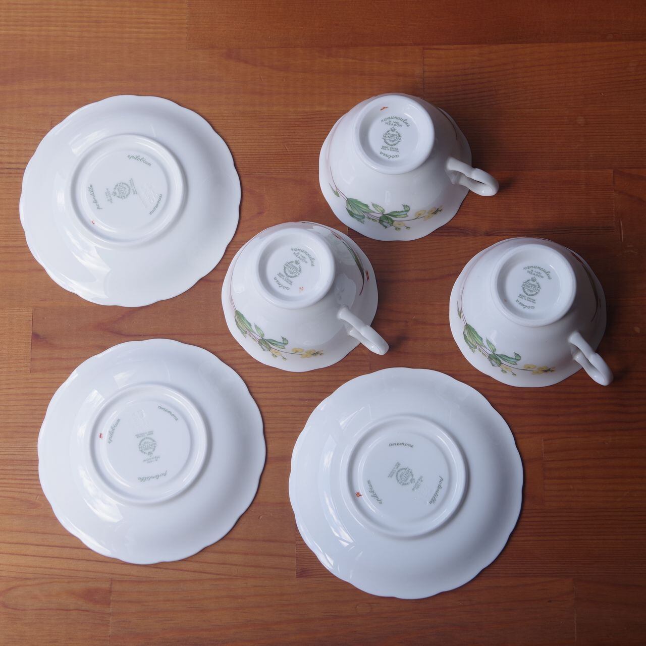 ミントン メドウ ティーカップ ソーサー Minton Meadow 花柄