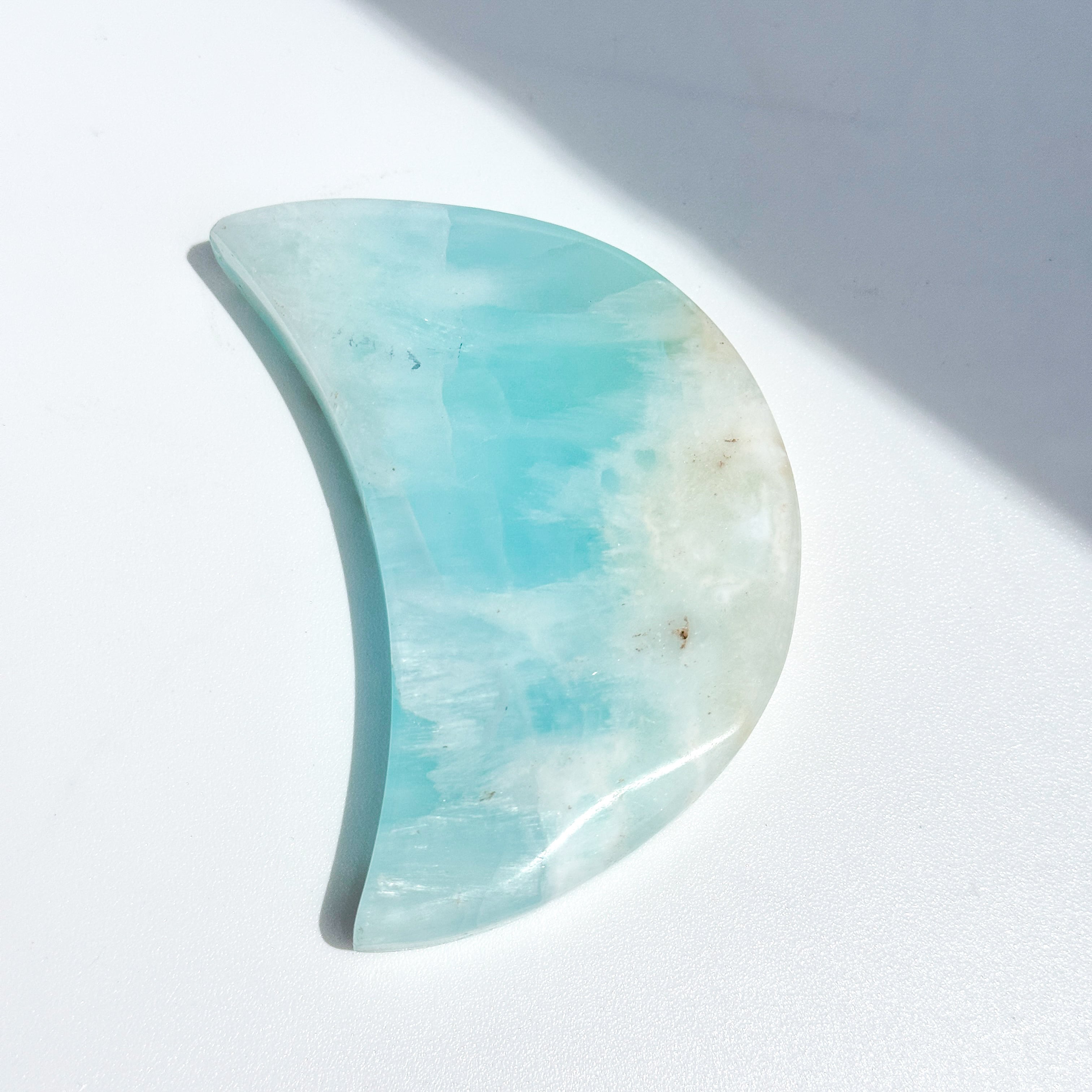 カリビアンブルーカルサイト 三日月型51 ◇Caribbian Blue Calcite ◇パワーストーン・天然石・鉱石・インテリア