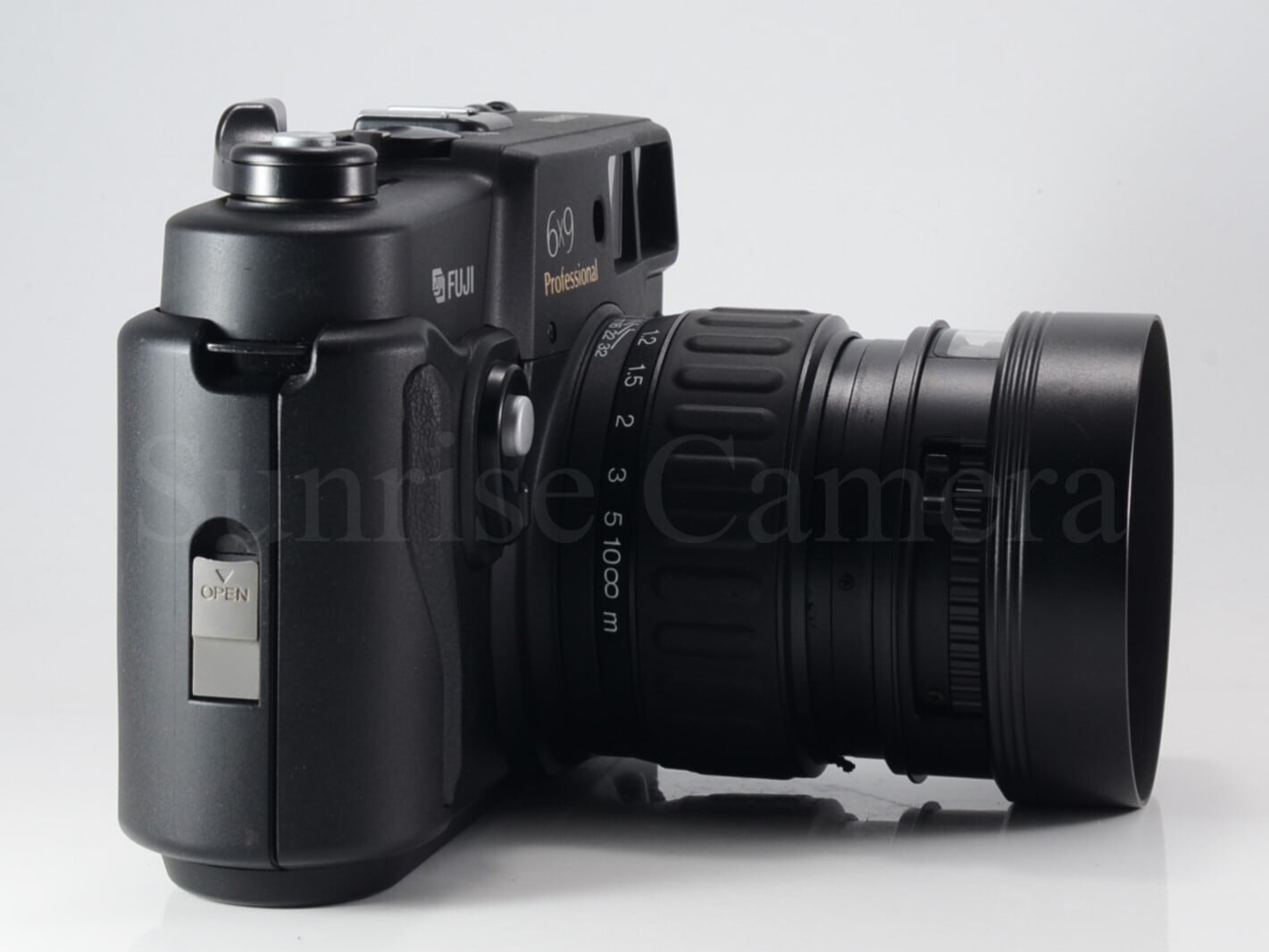 FUJI GSW690III 中判フィルムカメラ 中判フィルムカメラ フジフィルム GW690 / GSW690 (II、III)｜買取価格上昇中の希少な69中