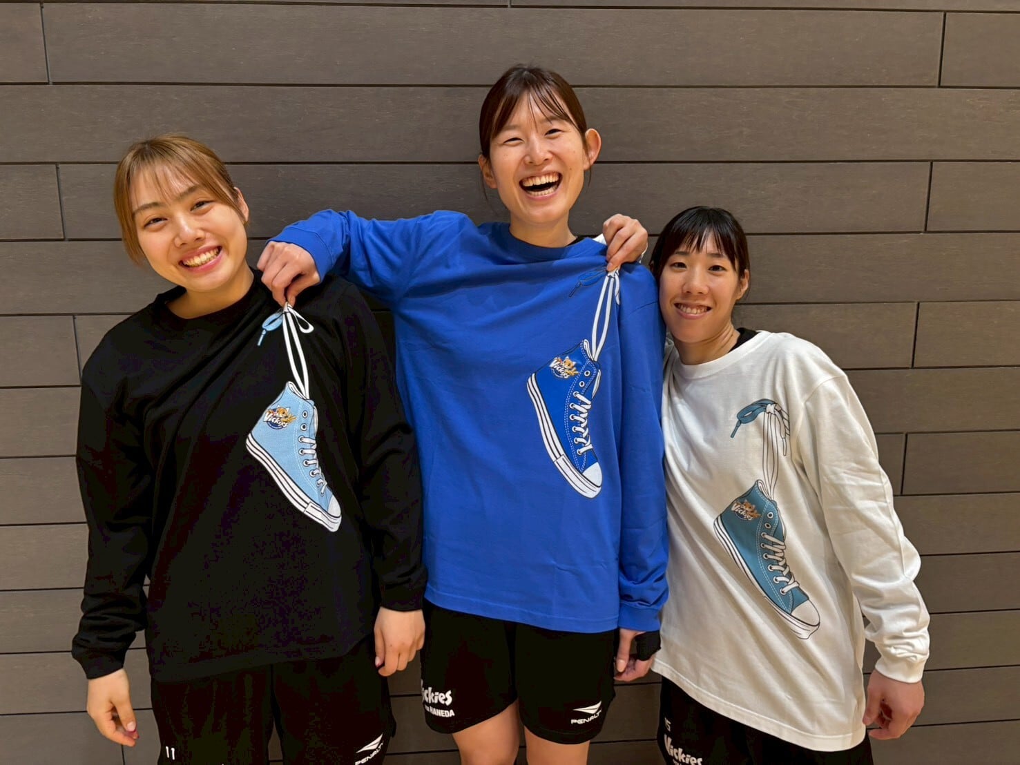 UNIVERSAL OVERALL × Vickies コラボロンT | 東京羽田ヴィッキーズ公式