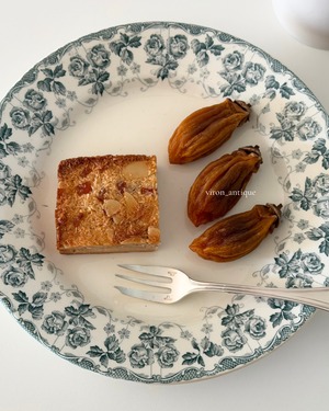 vintage french plate　/　“CHOISEUL”  ローズのガーランドプレート 　a