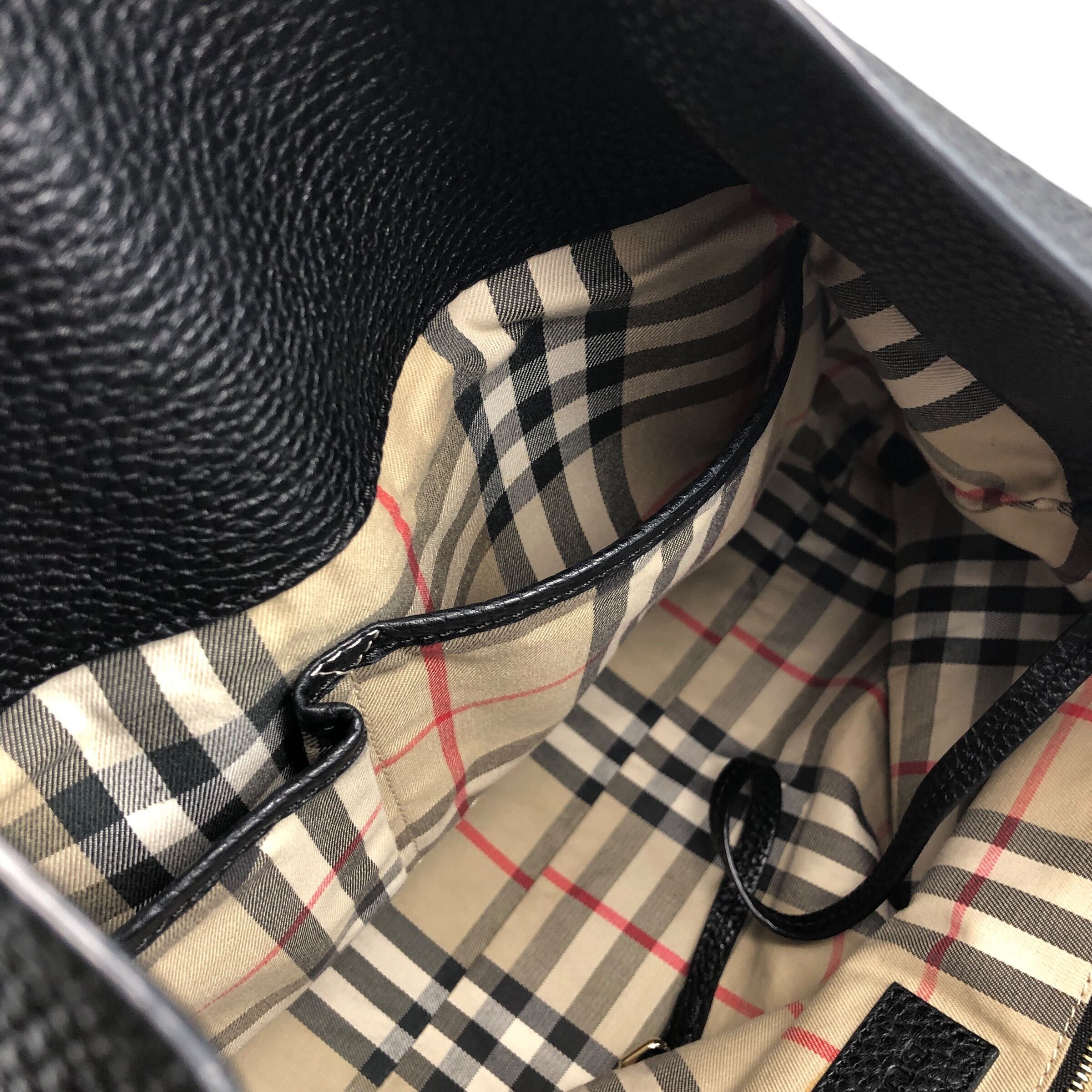 BURBERRY バーバリー トートバッグ ブラック ロゴ レザー BURBERRY バーバリー トートバッグ ブラック ロゴ レザー