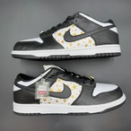 ×SUPREME NIKE SB DUNK LOW OG QS CROC SKIN GOLD STARS BLACK DH3228-102