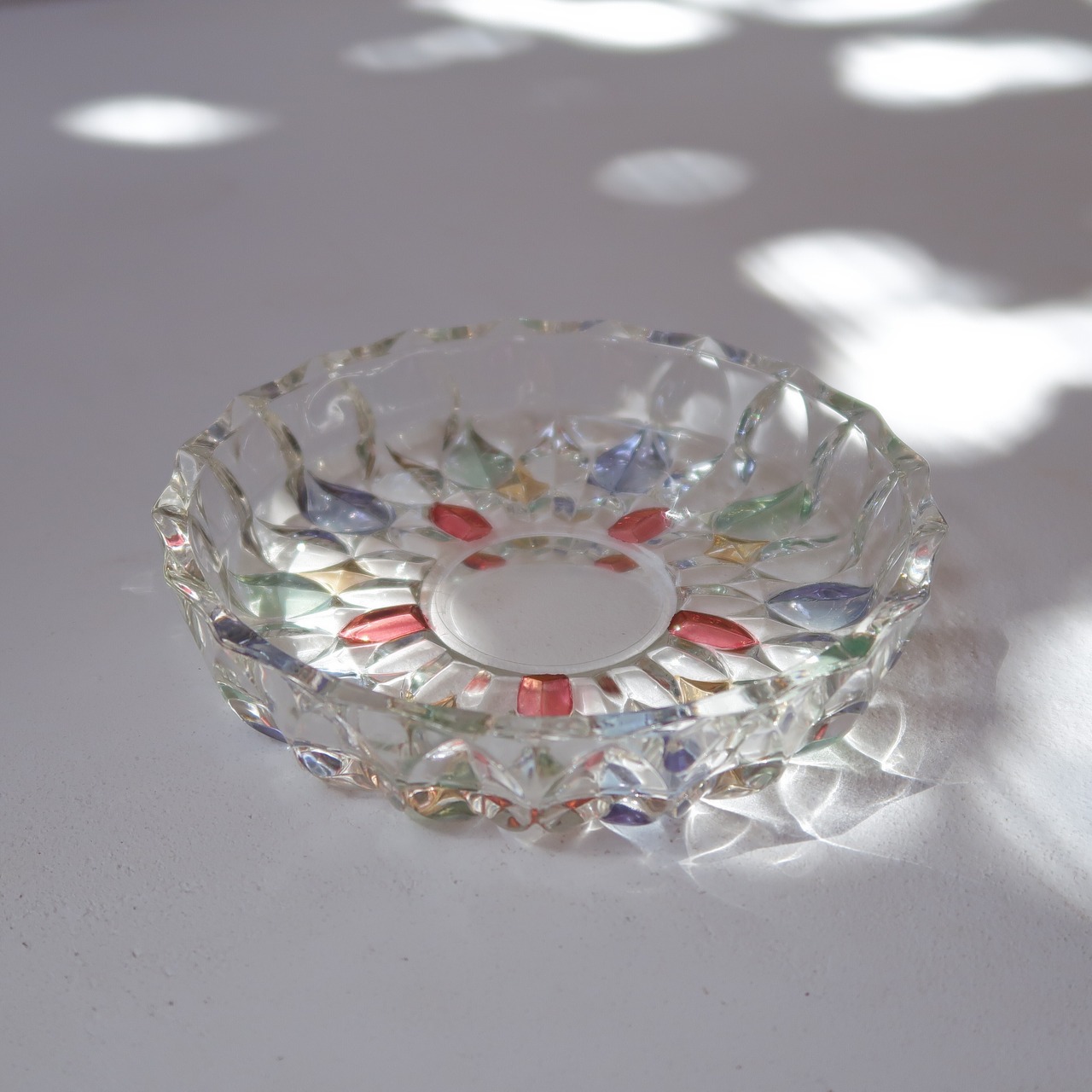 カラフルきらきらのお皿