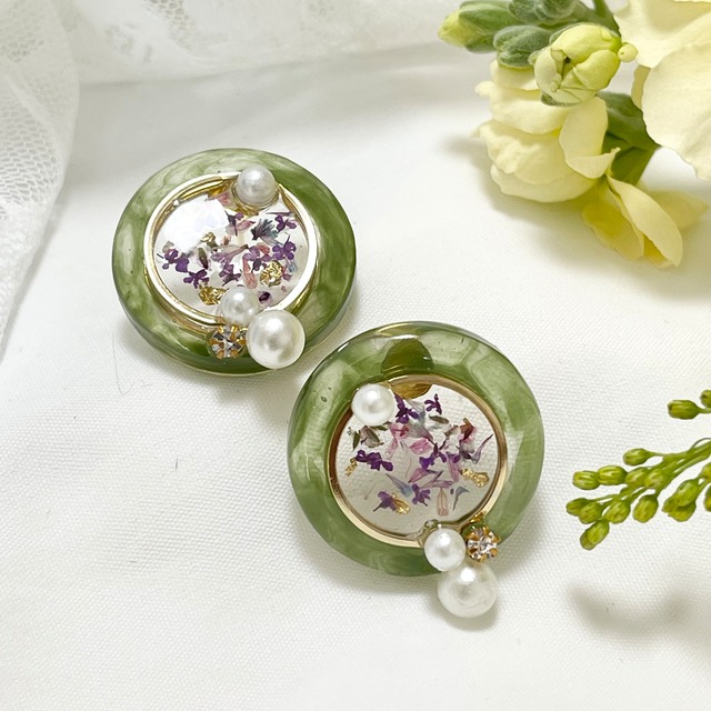 シックなグリーンのピアス【P00033】